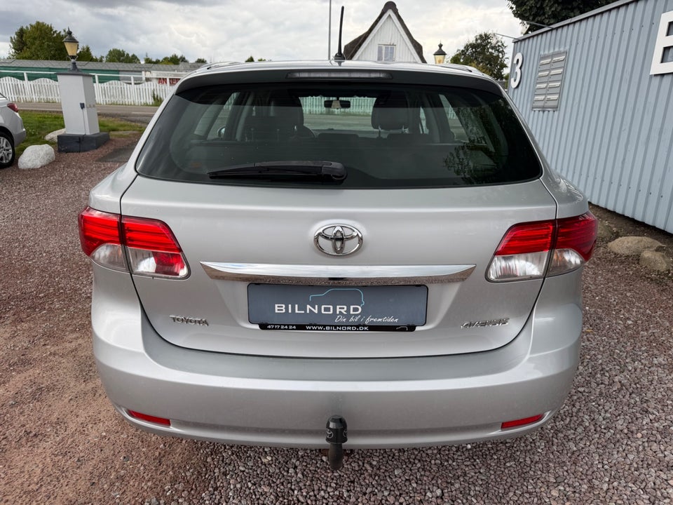 Toyota Avensis 1,6 VVT-i Limited stc. 5d