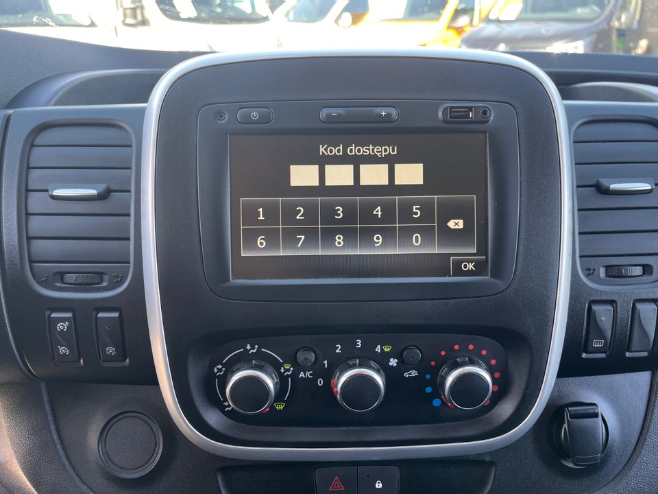 Renault Trafic T29 2,0 dCi 120 L2H1