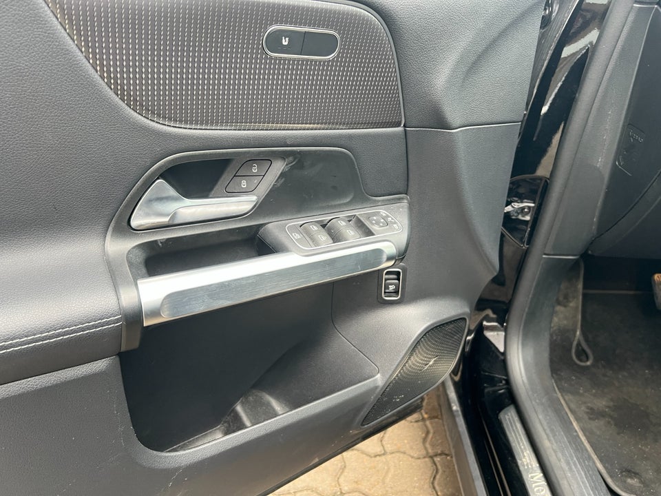 Mercedes EQB300 Progressive 4Matic 5d