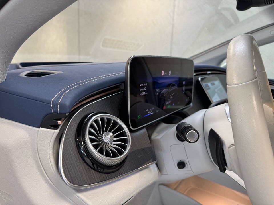 Mercedes EQE300 Electric Art 4d