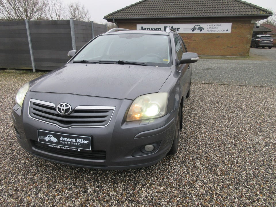 Toyota Avensis 2,2 D-4D 150 Sol stc. 5d