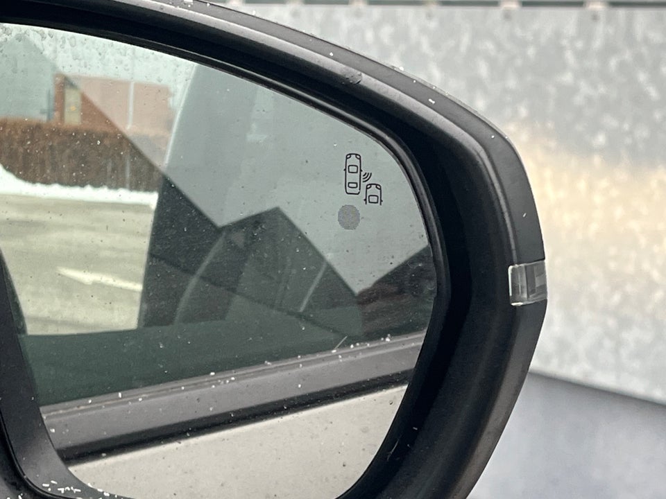 Peugeot 3008 1,2 e-THP 130 Allure 5d