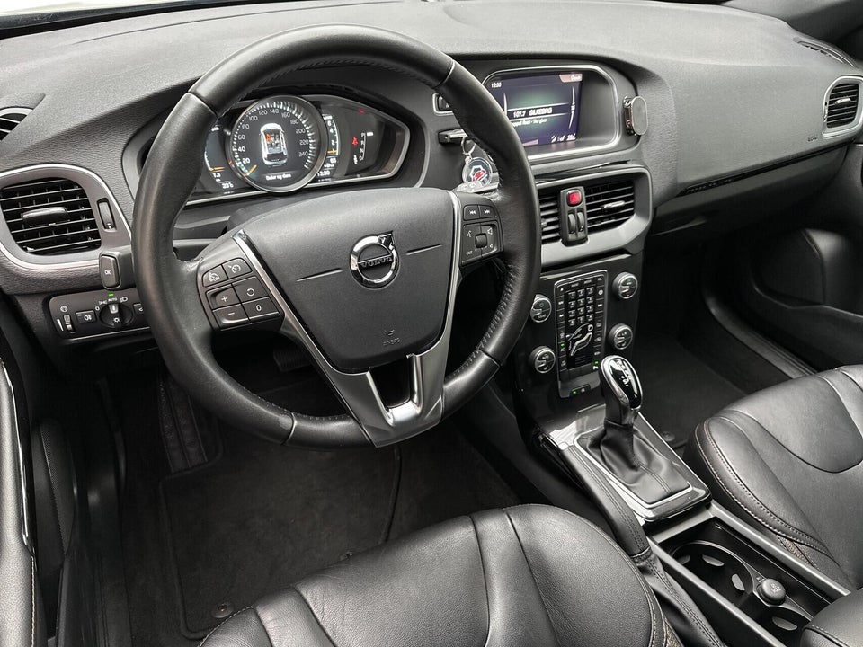 Volvo V40 CC 1,5 T3 152 aut. 5d