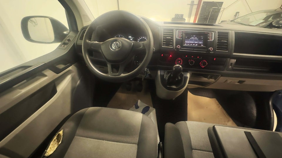 VW Transporter 2,0 TDi 150 Kassevogn lang