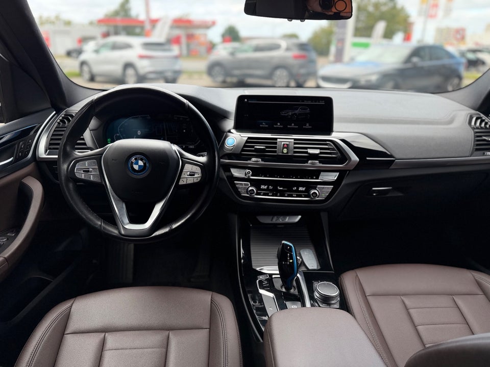 BMW iX3 Charged 5d