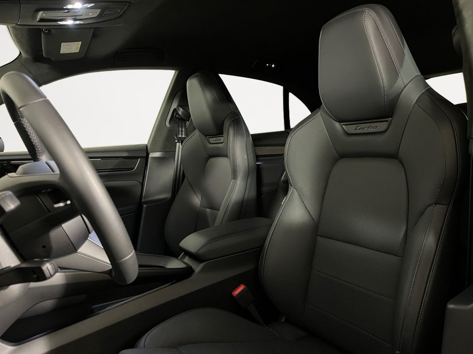 Porsche Macan Turbo 5d