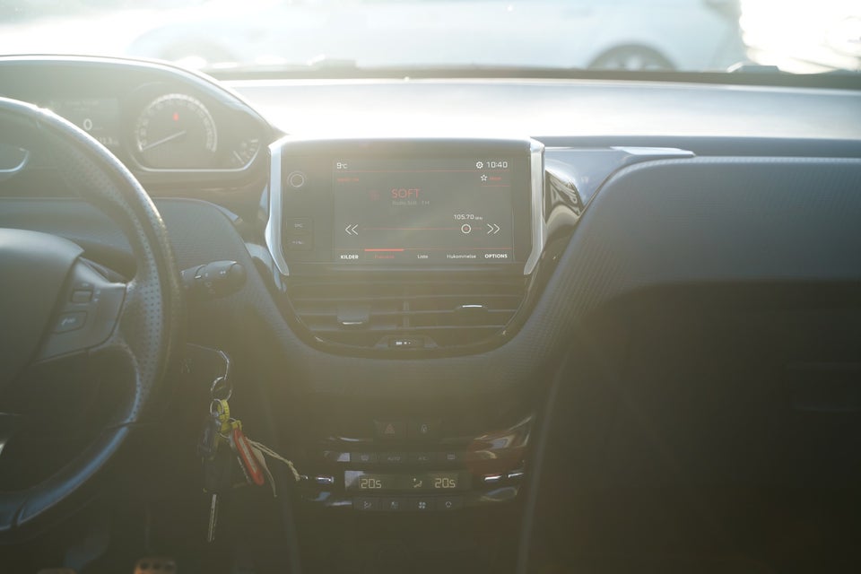 Peugeot 2008 1,6 BlueHDi 100 GT Line 5d