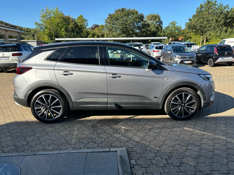 Opel Grandland X 1,6 Hybrid4 Ultimate aut. 5d