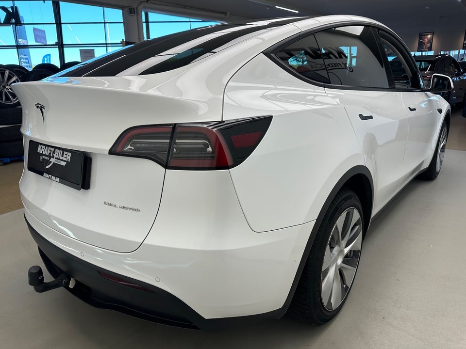 Tesla Model Y Long Range AWD 5d