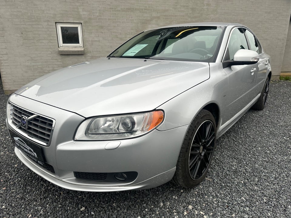 Volvo S80 2,5 T Summum aut. 4d