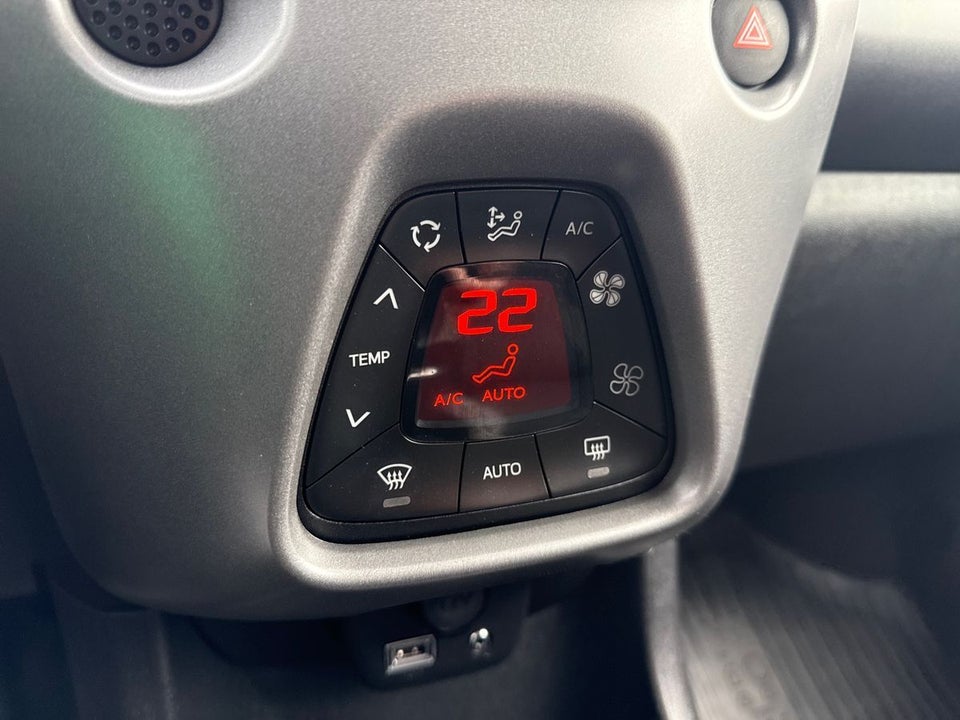 Toyota Aygo 1,0 VVT-i x-press 5d