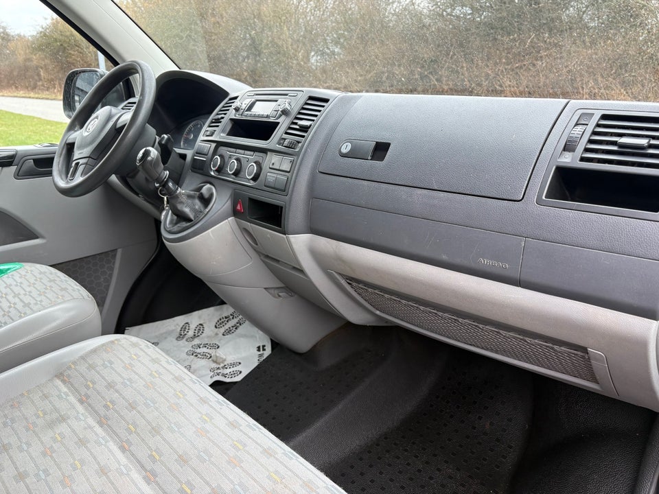VW Transporter 2,0 TDi 140 Kassevogn kort