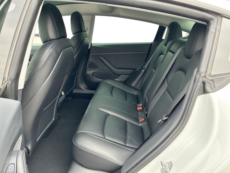 Tesla Model 3 Standard Range+ RWD 4d