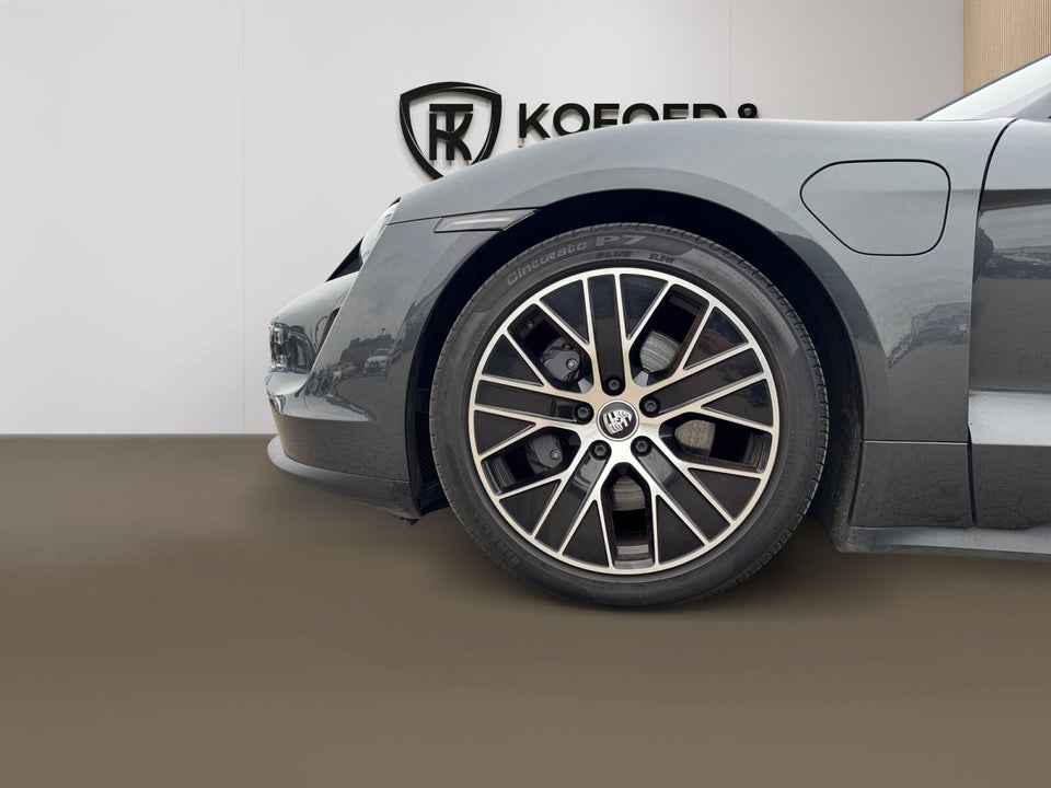 Porsche Taycan 4d