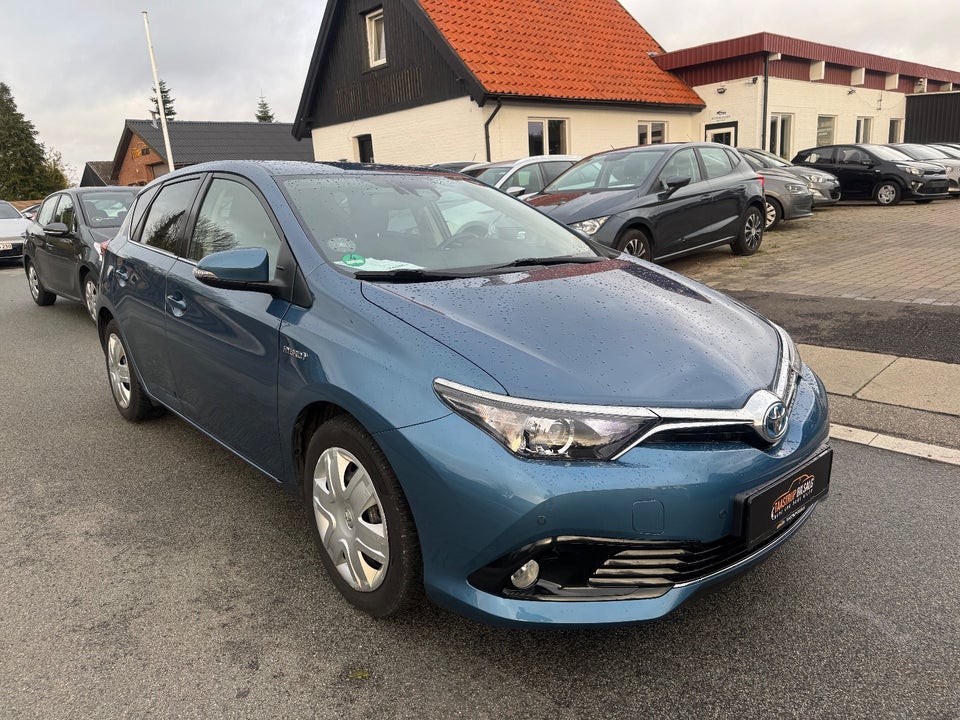 Toyota Auris 1,8 Hybrid H2 Comfort CVT 5d