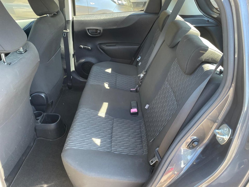 Toyota Yaris 1,0 VVT-i T1 5d