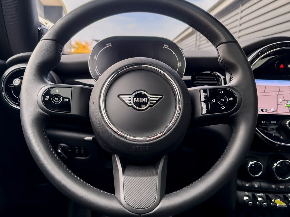 MINI Cooper SE Classic Trim 3d