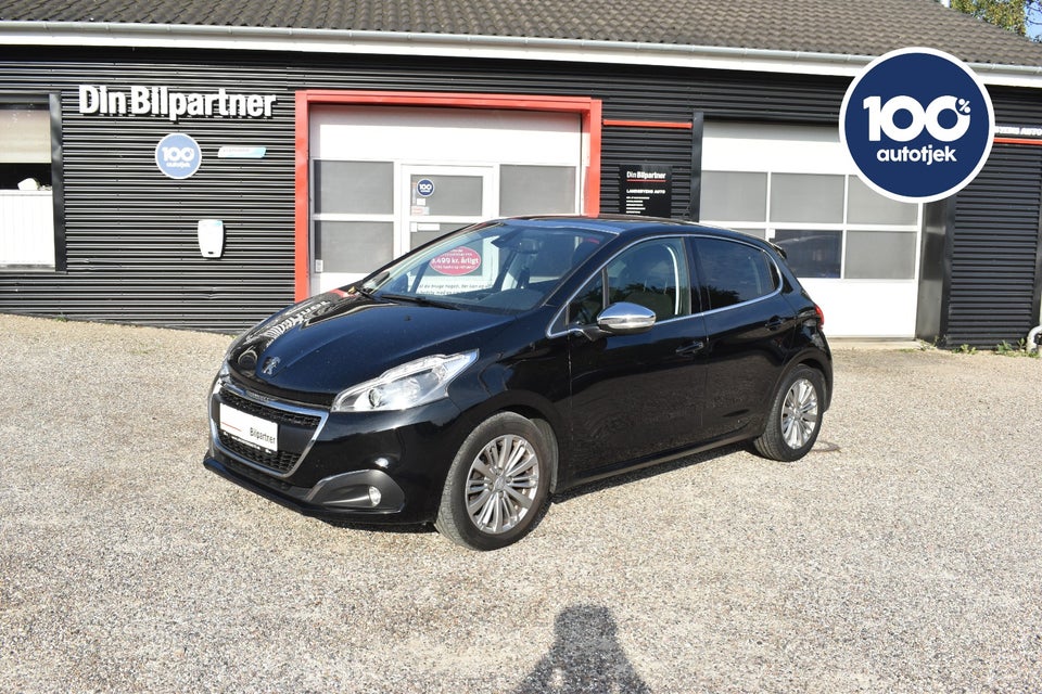 Peugeot 208 1,2 PureTech 82 Allure Sky 5d