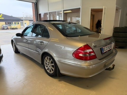 Mercedes E240 2,6 Avantgarde aut. 4d