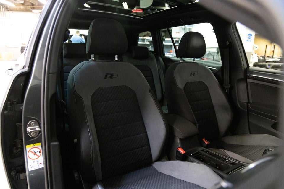 VW Golf VII 2,0 TDi 150 R-line Variant DSG 5d