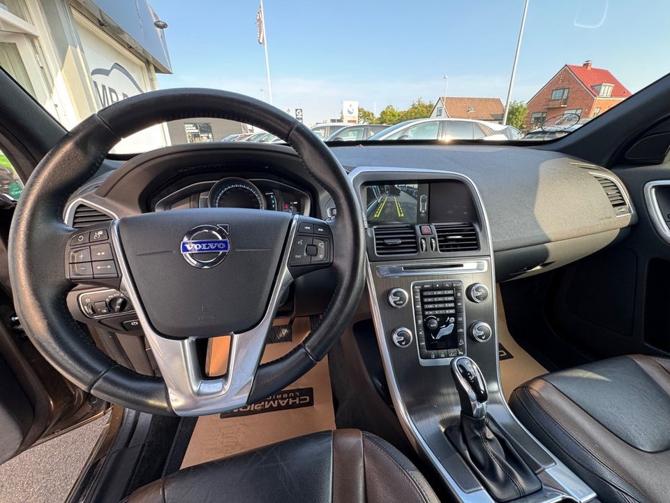 Volvo XC60 2,4 D5 215 Momentum aut. AWD Van 5d