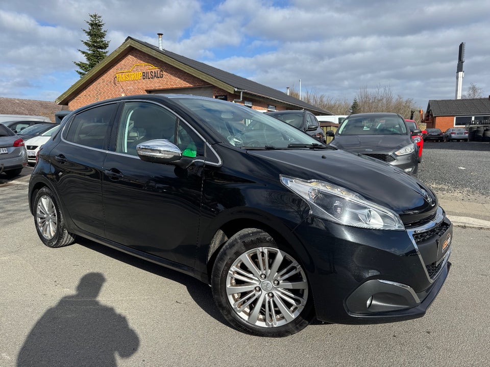 Peugeot 208 1,6 BlueHDi 100 Allure Sky 5d
