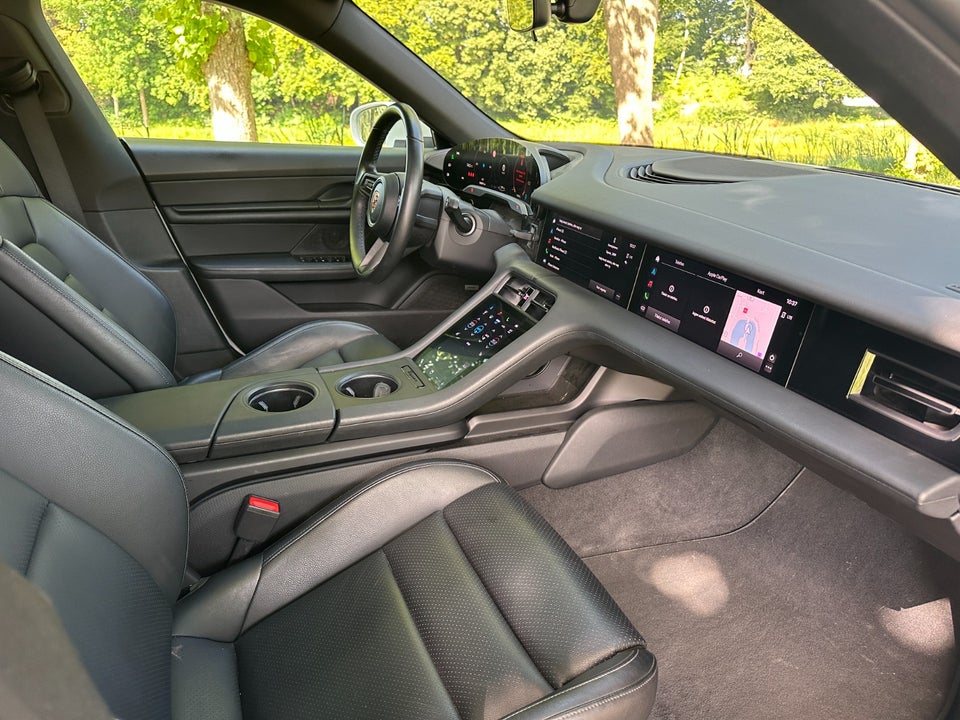 Porsche Taycan Performance+ 4d