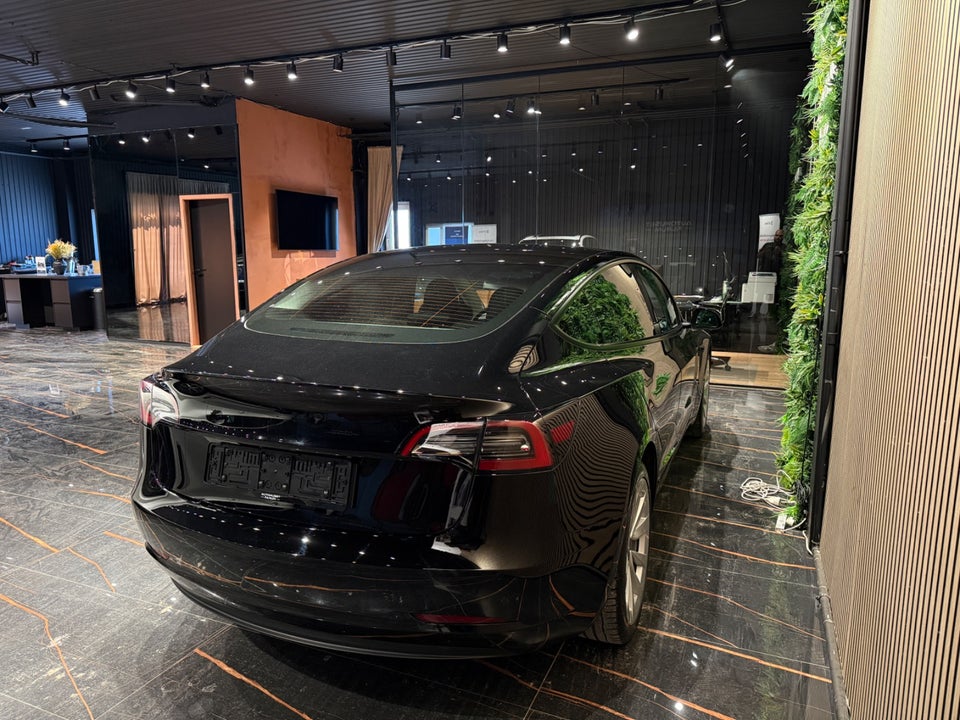 Tesla Model 3 RWD 4d