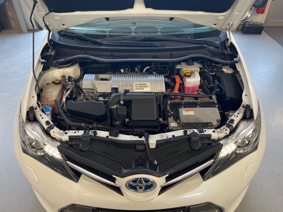 Toyota Auris 1,8 Hybrid H2+ Touring Sports CVT 5d
