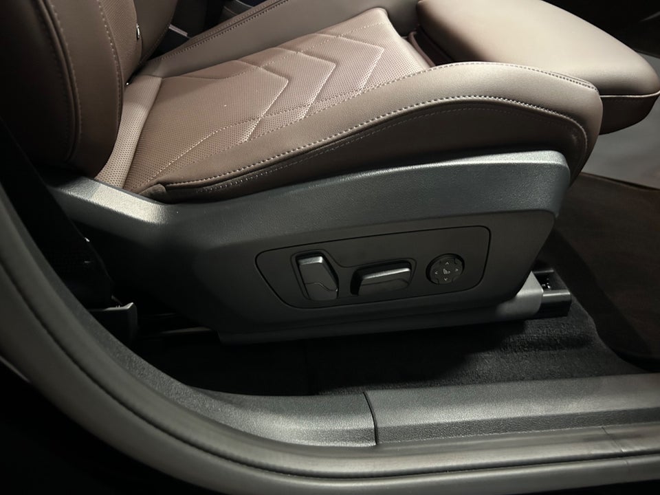 BMW iX1 xDrive30 Fully Charged M-Sport 5d