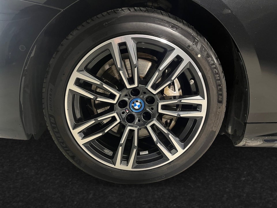 BMW i5 eDrive40 M-Sport 4d