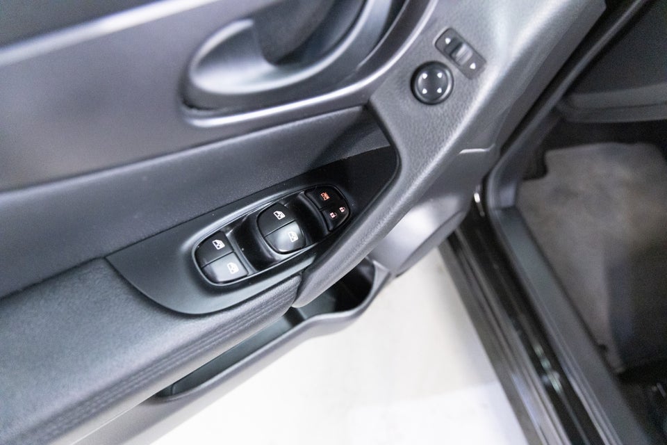 Nissan Qashqai 1,3 Dig-T 140 Visia 5d