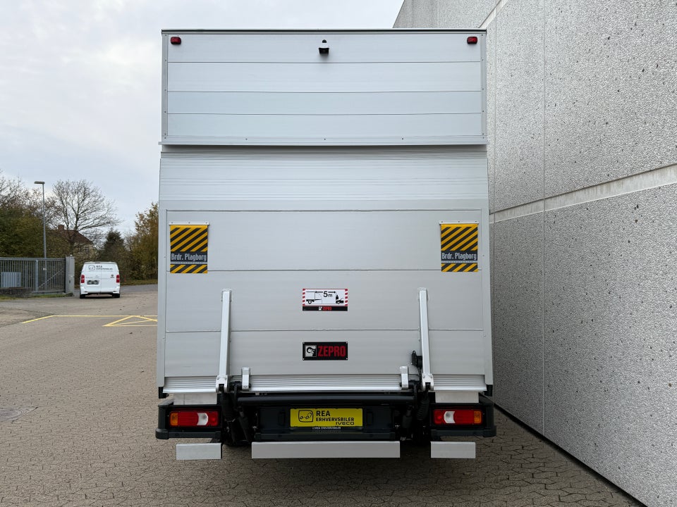 Iveco Daily 3,0 35S18 4100mm Box m/lift AG8