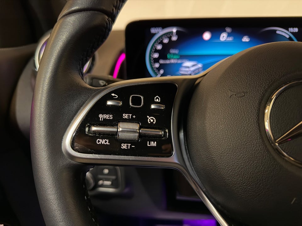 Mercedes EQB250+ Progressive 5d