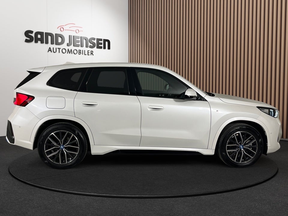 BMW iX1 xDrive30 M-Sport 5d