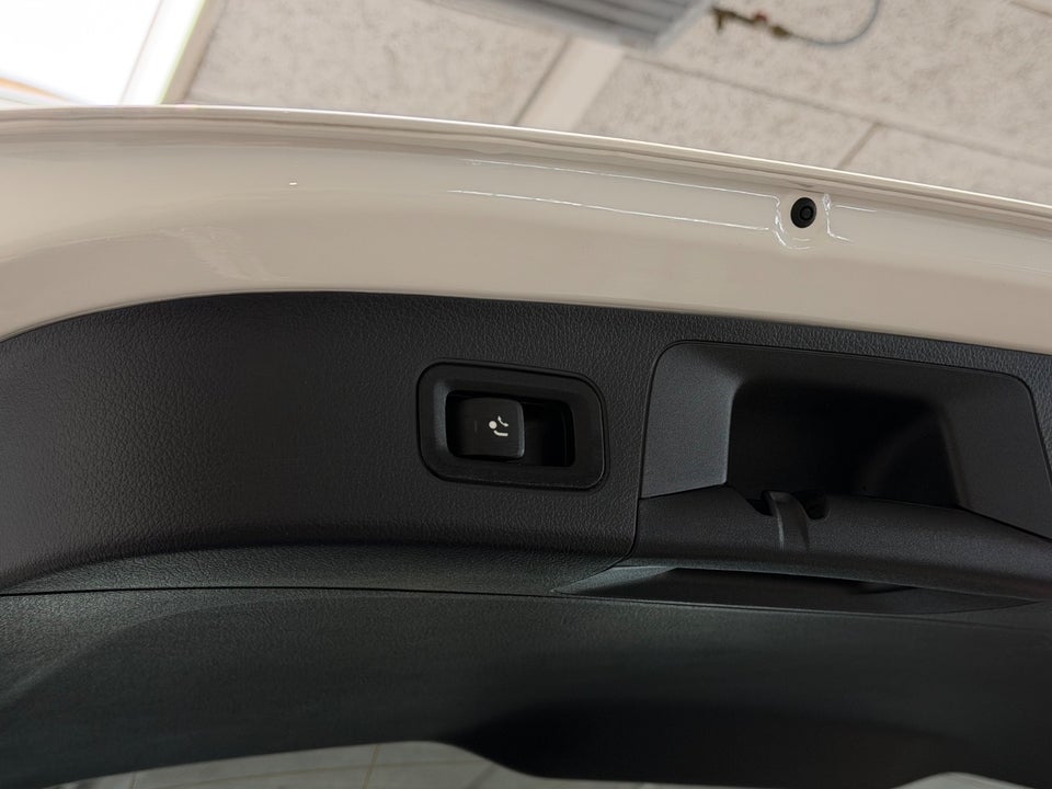 Mercedes EQA350 AMG Line 4Matic 5d