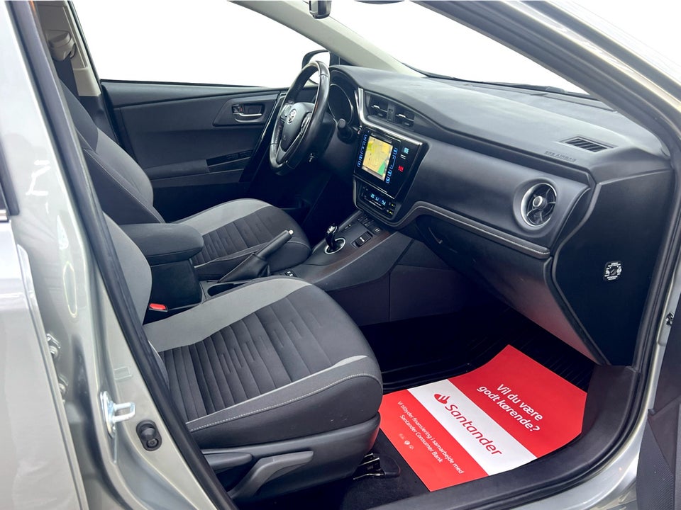 Toyota Auris 1,8 Hybrid H2 Comfort Touring Sports CVT 5d