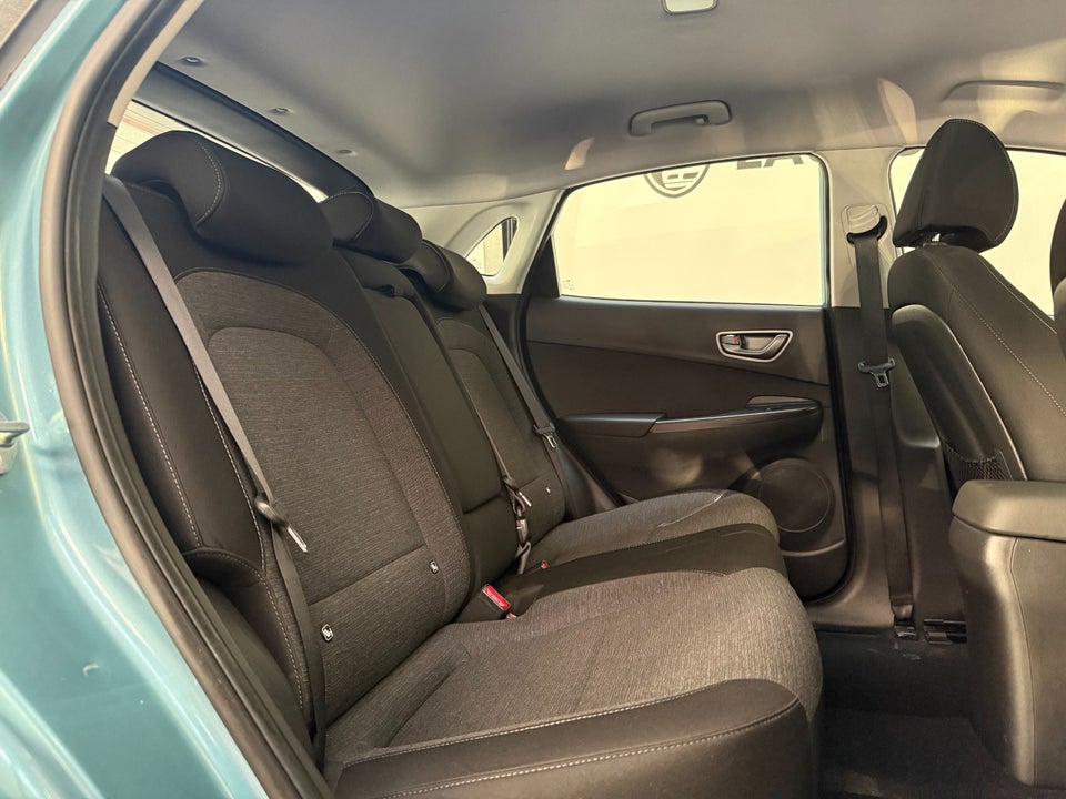 Hyundai Kona 64 EV Pure 5d