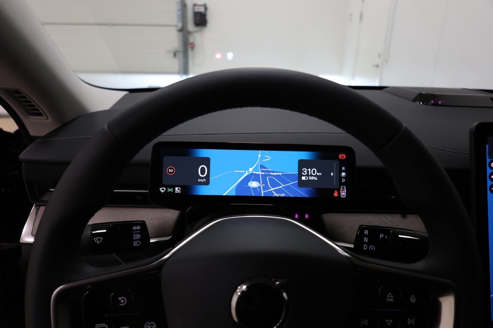 Volvo ES90 Extended Range Plus 4d