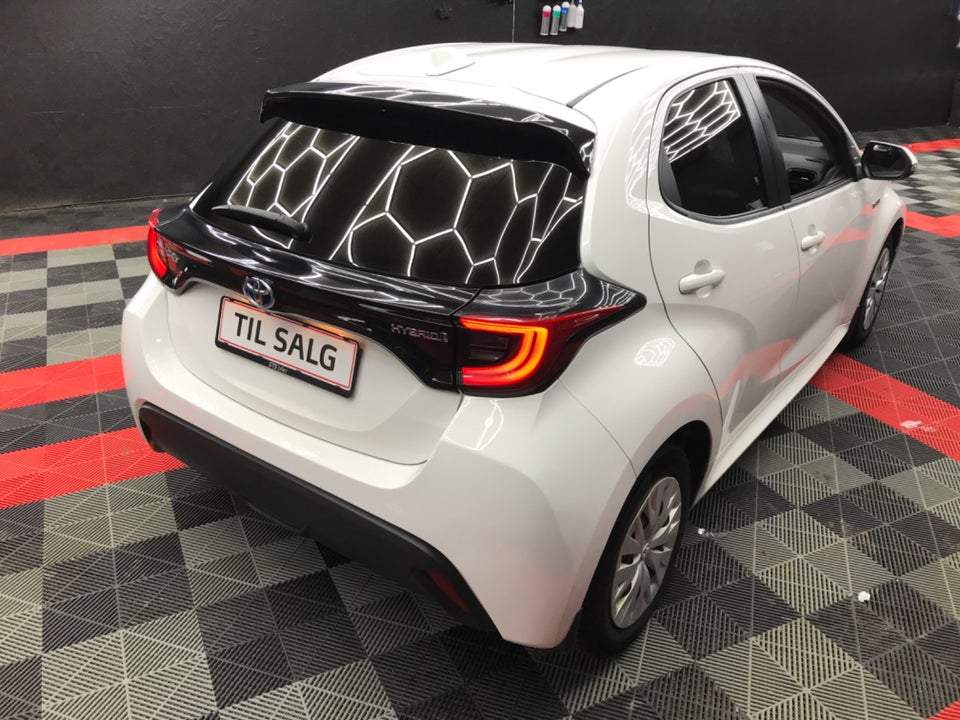 Toyota Yaris 1,5 Hybrid H3 Vision e-CVT 5d