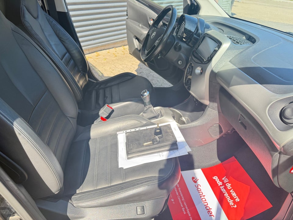 Toyota Aygo 1,0 VVT-i x-black II 5d