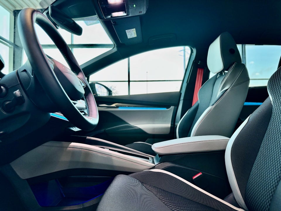 Skoda Elroq 85 iV Lodge Advanced 5d