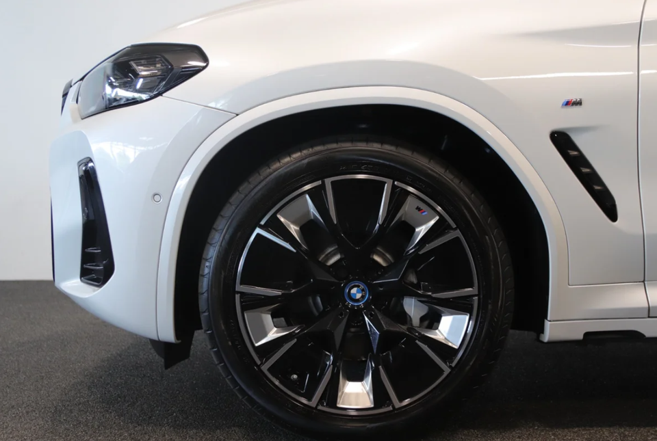 BMW iX3 Charged Plus M-Sport 5d