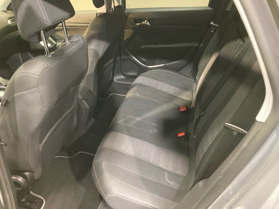 Peugeot 308 1,5 BlueHDi 130 Edition:210+ SW EAT8 5d