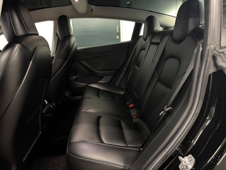 Tesla Model 3 Long Range RWD 4d