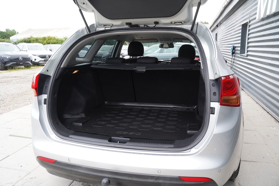 Kia Ceed 1,6 CRDi 128 World Cup SW 5d