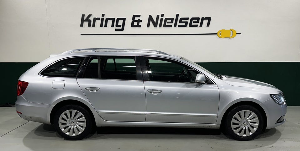 Skoda Superb 2,0 TDi 140 Elegance Combi 5d