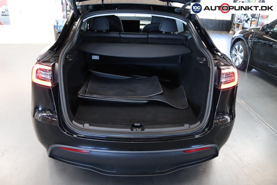 Tesla Model Y Long Range AWD 5d