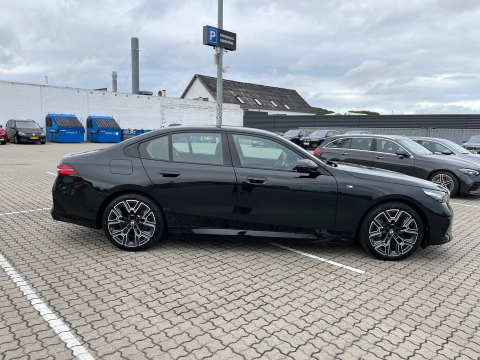 BMW i5 eDrive40 Fully Charged M-Sport 4d