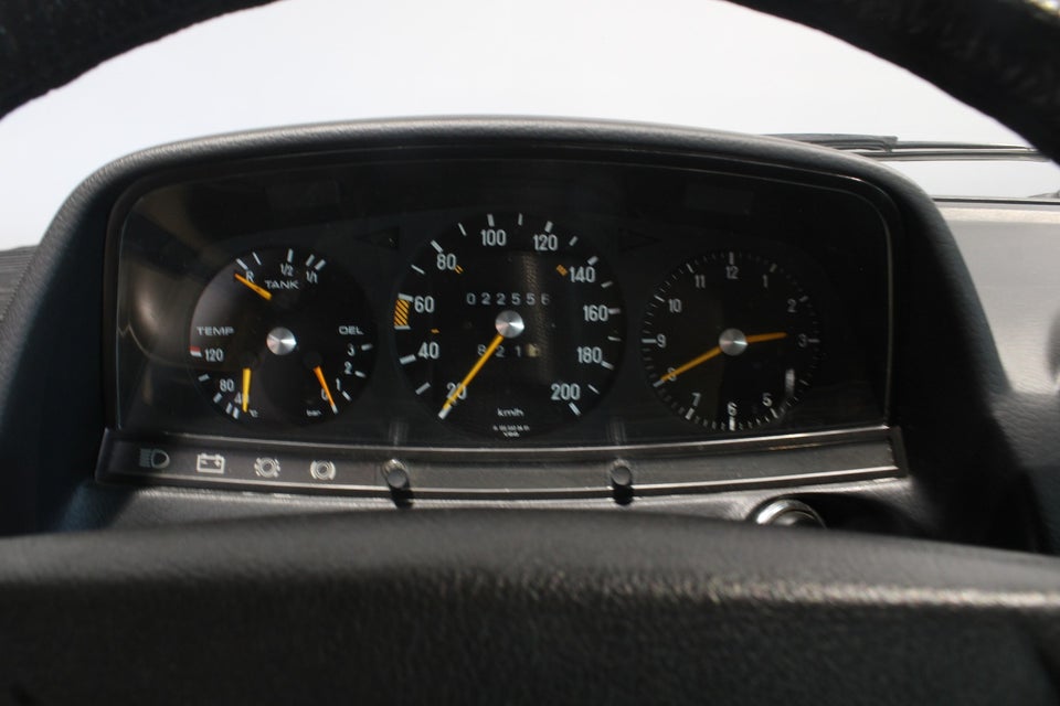 Mercedes 230 C 2,3 Coupé 2d